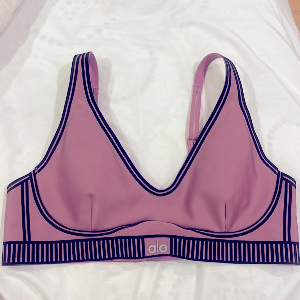 Alo sports bra size Medium